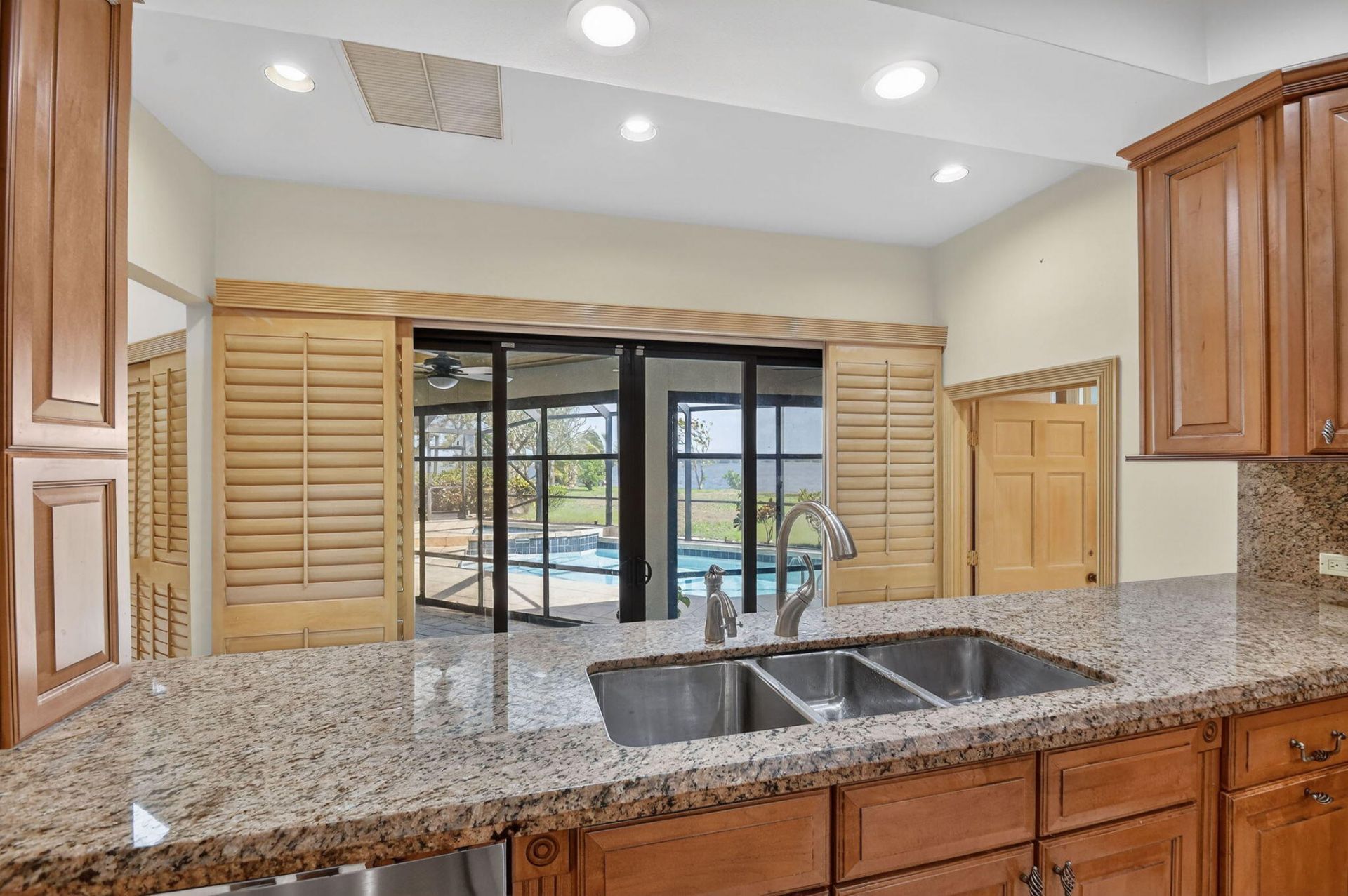 2410 Embassy Drive, West Palm Beach, FL 33401 Photo