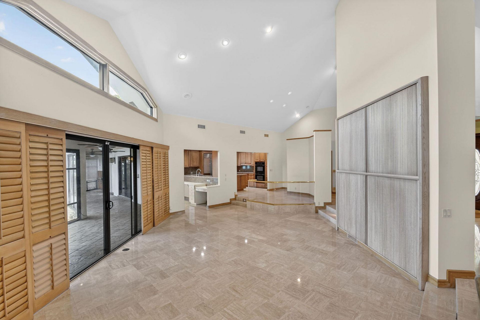 2410 Embassy Drive, West Palm Beach, FL 33401 Photo