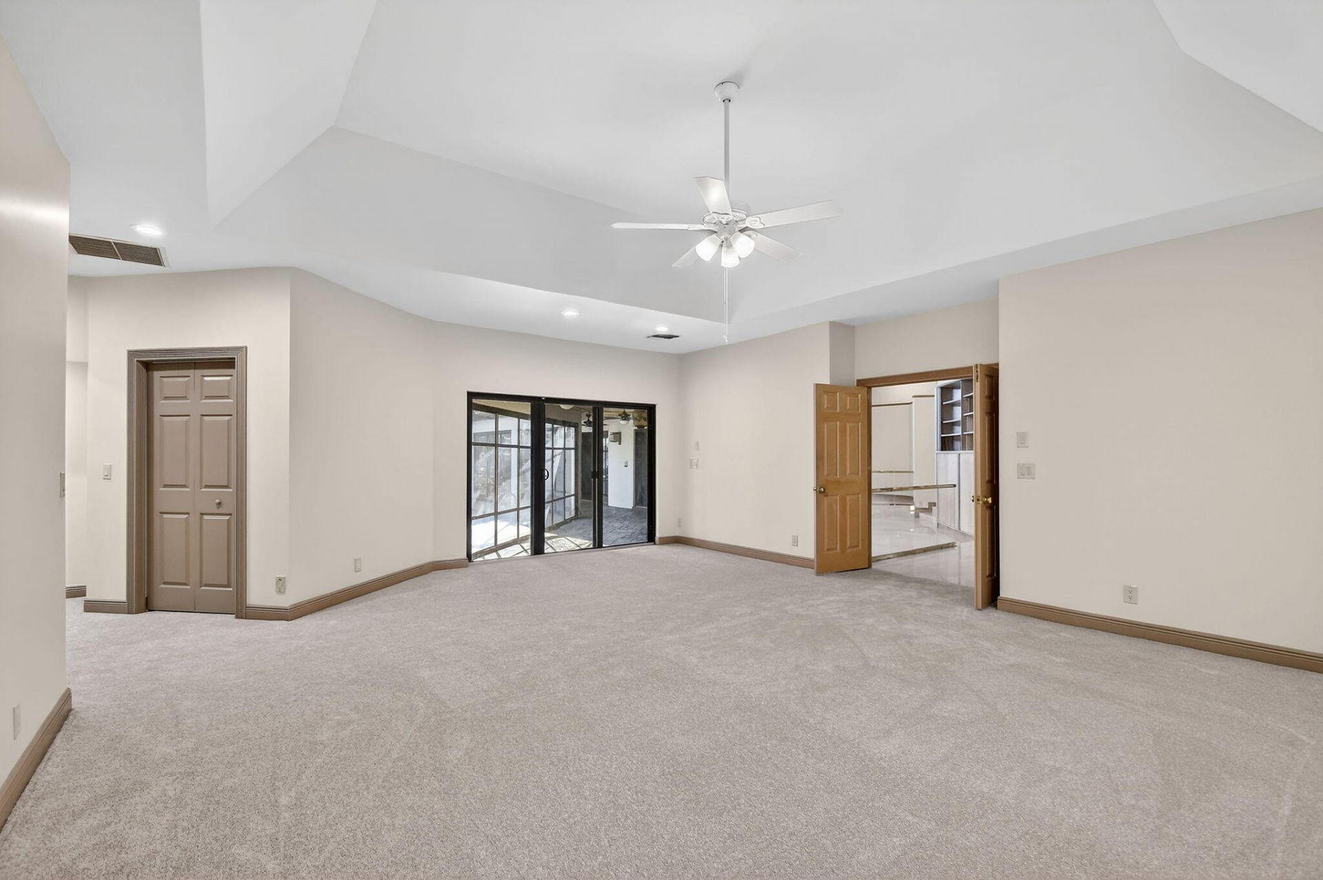 2410 Embassy Drive, West Palm Beach, FL 33401 Photo