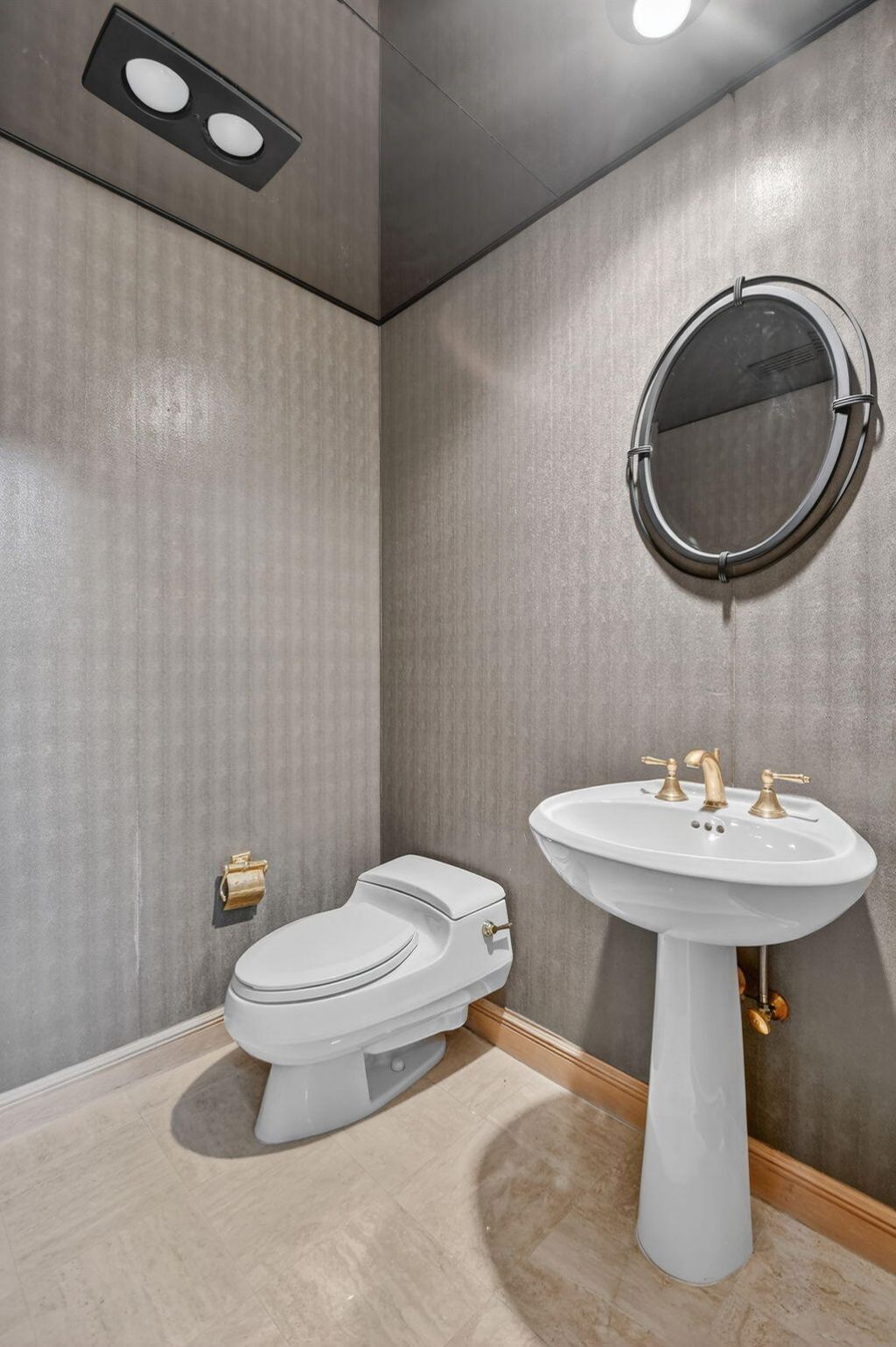 2410 Embassy Drive, West Palm Beach, FL 33401 Photo