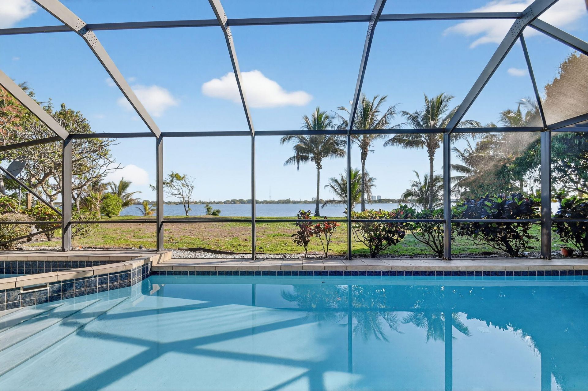 2410 Embassy Drive, West Palm Beach, FL 33401 Photo