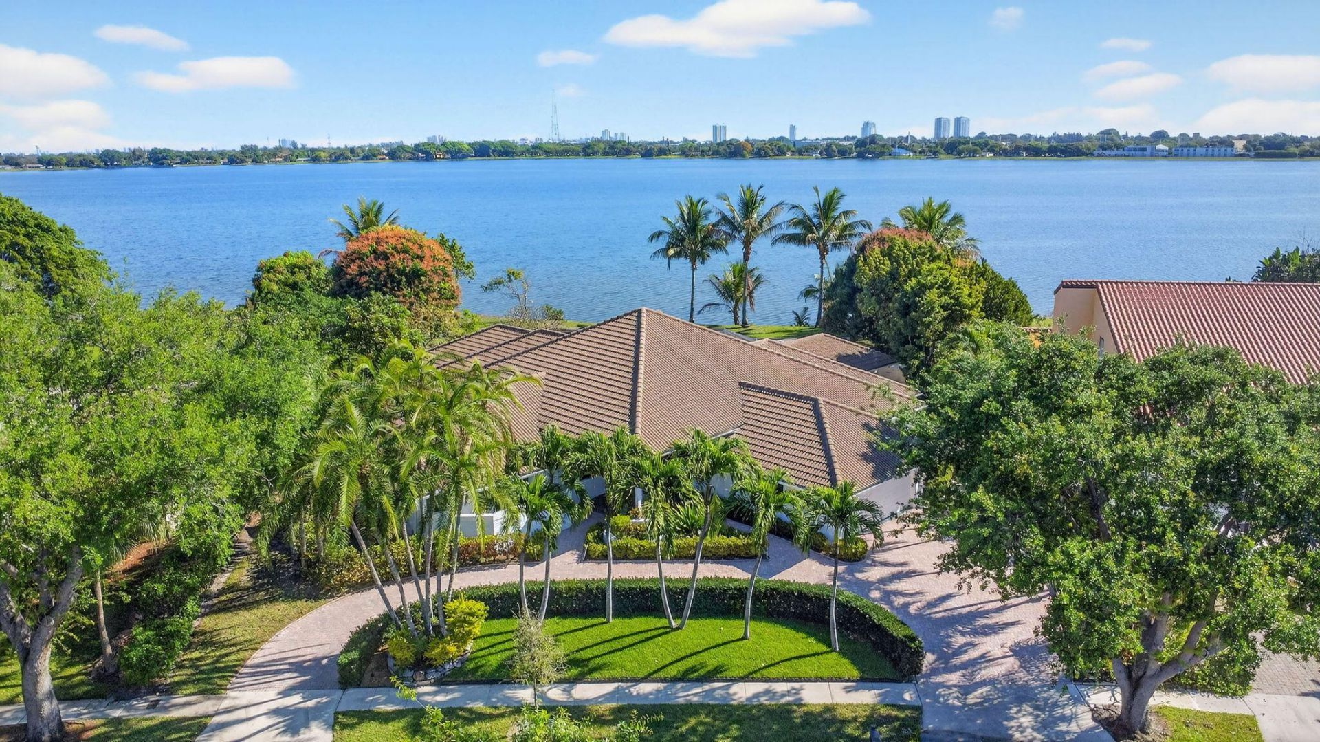 2410 Embassy Drive, West Palm Beach, FL 33401 Photo