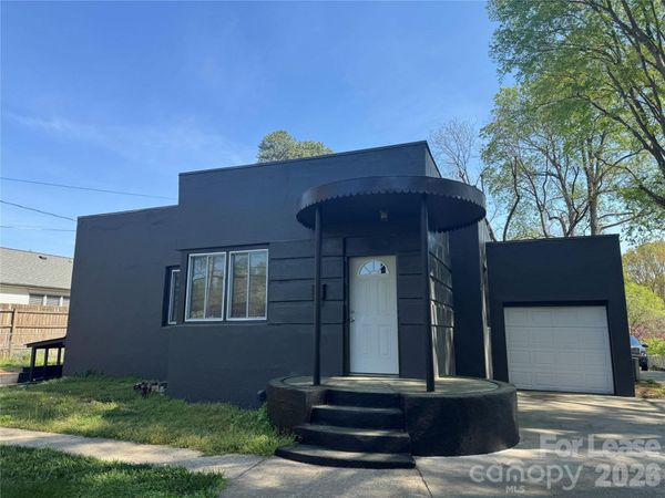 418 W Charlotte Avenue , Mount Holly, NC 28120