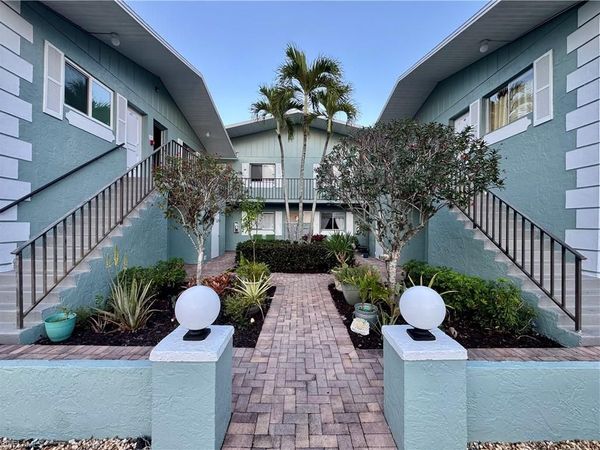 8061 Country RD, Unit 202, FORT MYERS, FL 33919