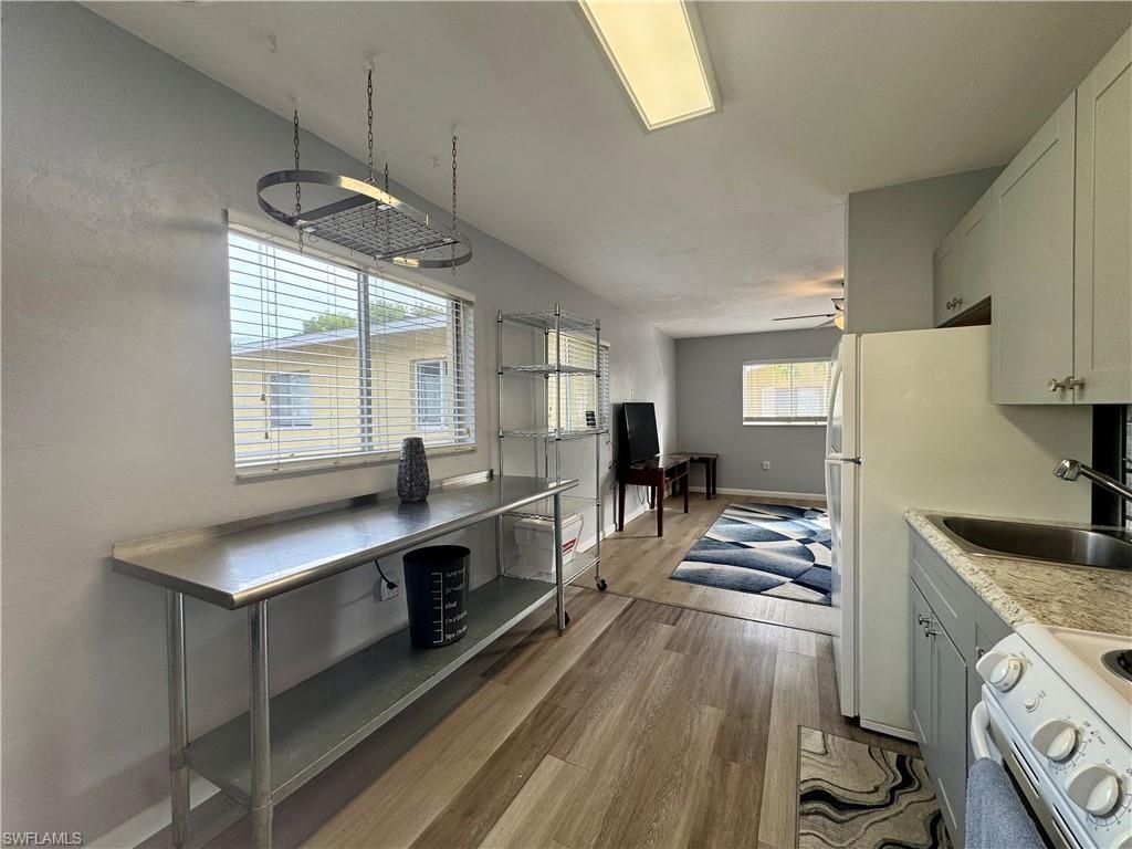 8061 Country Rd, Unit 202, Fort Myers, FL 33919 Photo