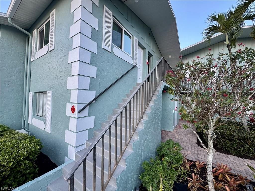 8061 Country Rd, Unit 202, Fort Myers, FL 33919 Photo
