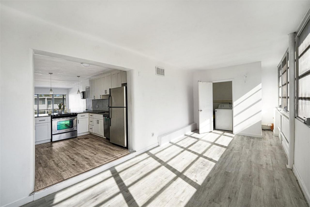 4061 55th Way N, Unit 1042, Kenneth City, FL 33709 Photo