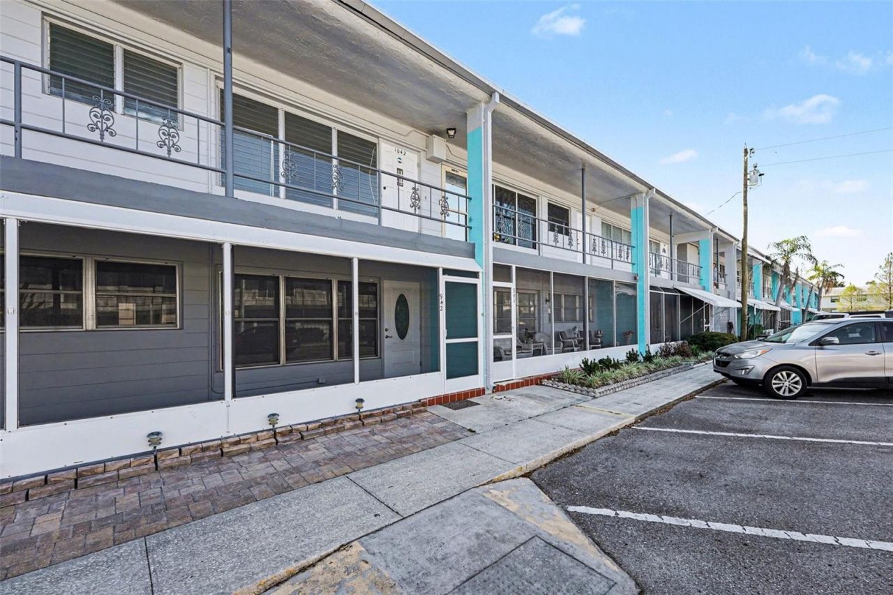 4061 55th Way N, Unit 1042, Kenneth City, FL 33709 Photo