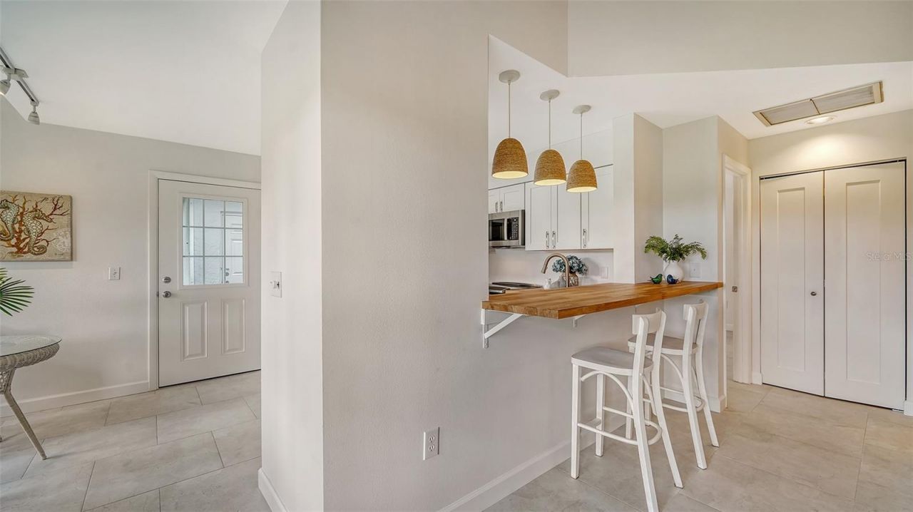 6467 Carrington Circle, Unit 43, Sarasota, FL 34238 Photo