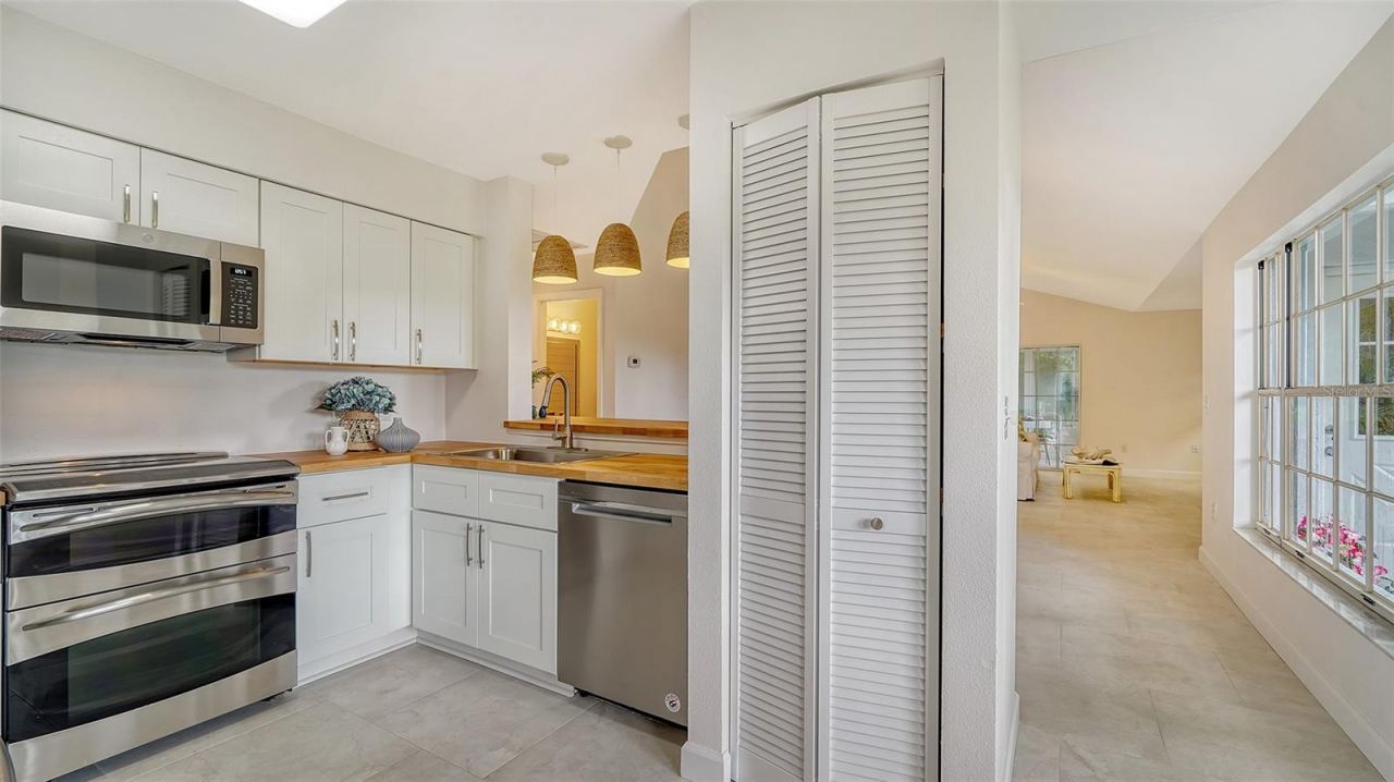 6467 Carrington Circle, Unit 43, Sarasota, FL 34238 Photo