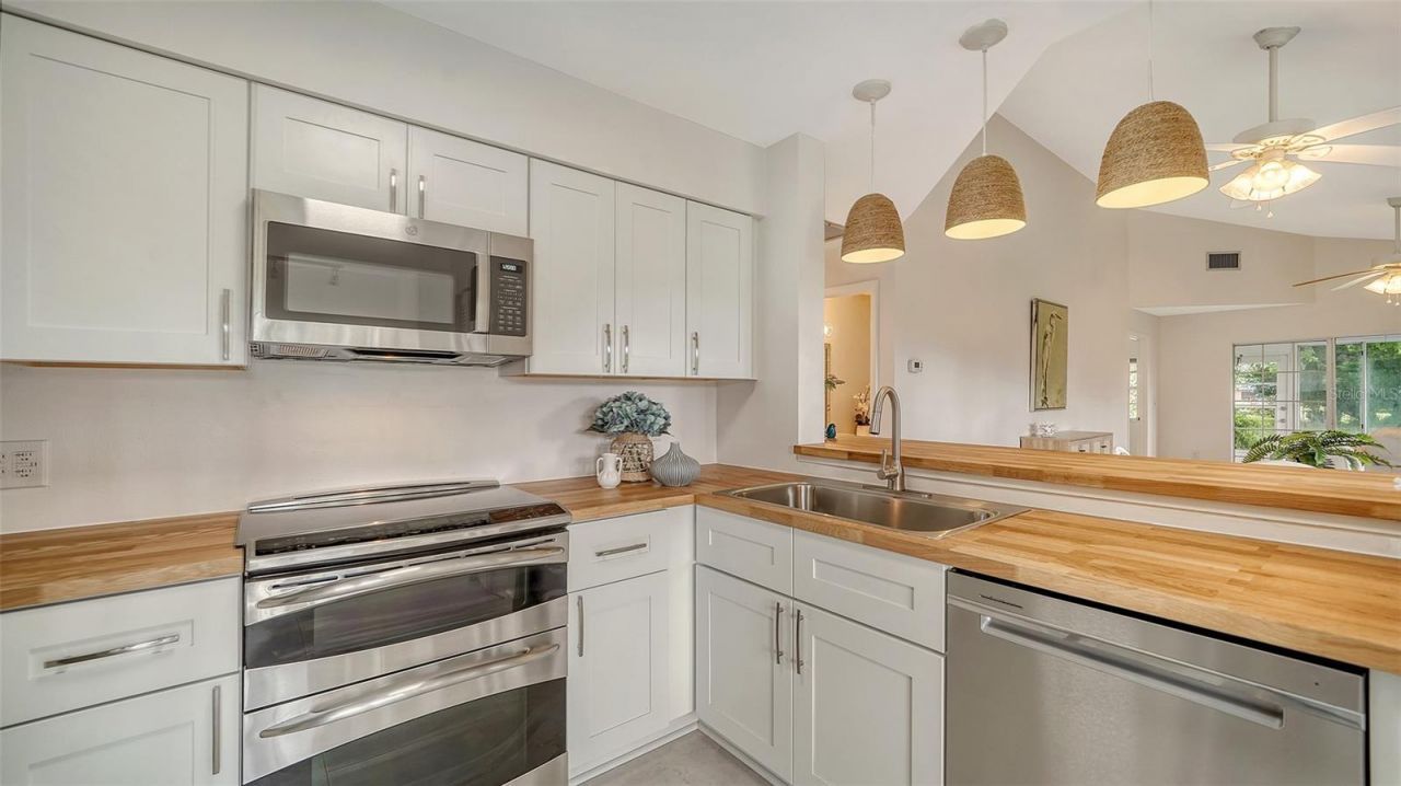 6467 Carrington Circle, Unit 43, Sarasota, FL 34238 Photo