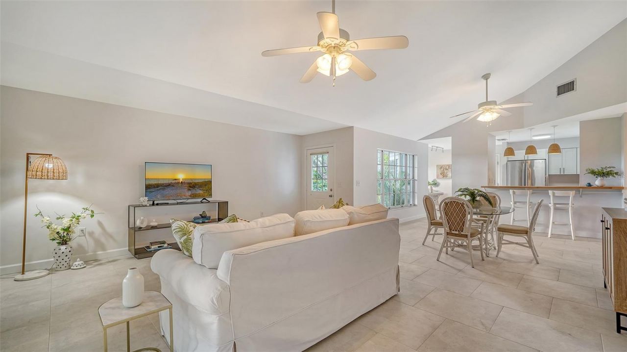 6467 Carrington Circle, Unit 43, Sarasota, FL 34238 Photo