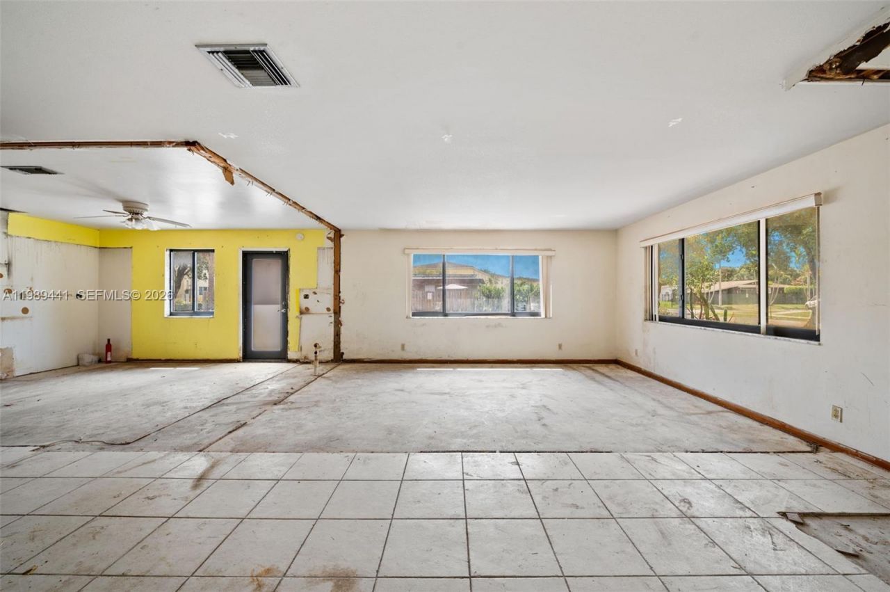1178 NW 41st Ter, Lauderhill, FL 33313 Photo