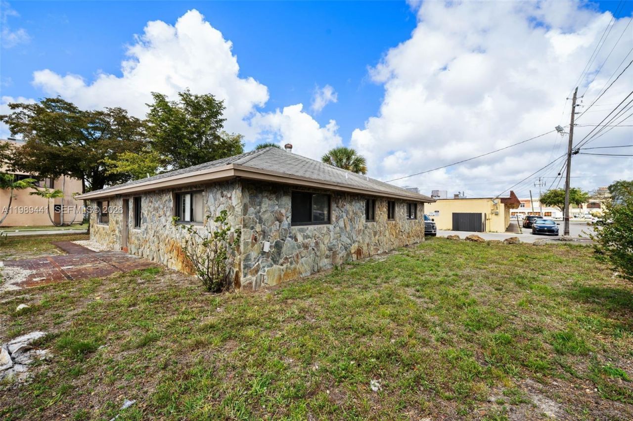 1178 NW 41st Ter, Lauderhill, FL 33313 Photo