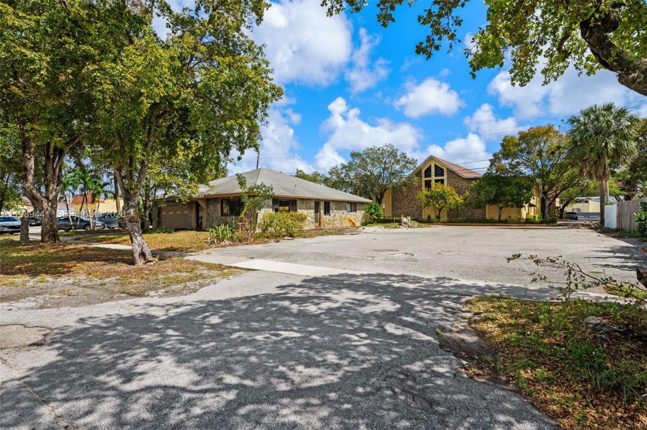 1178 NW 41st Ter, Lauderhill, FL 33313 Photo