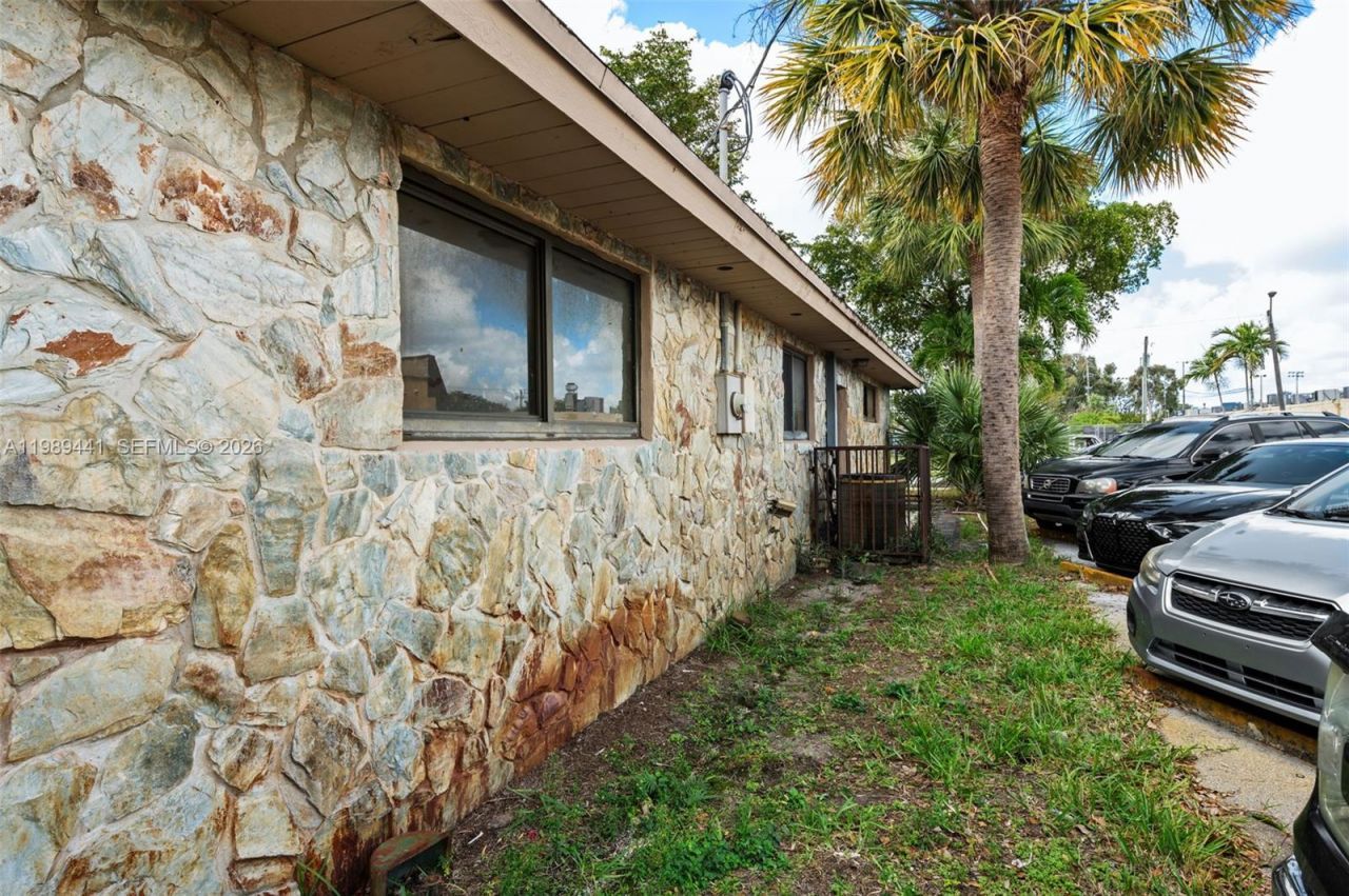 1178 NW 41st Ter, Lauderhill, FL 33313 Photo