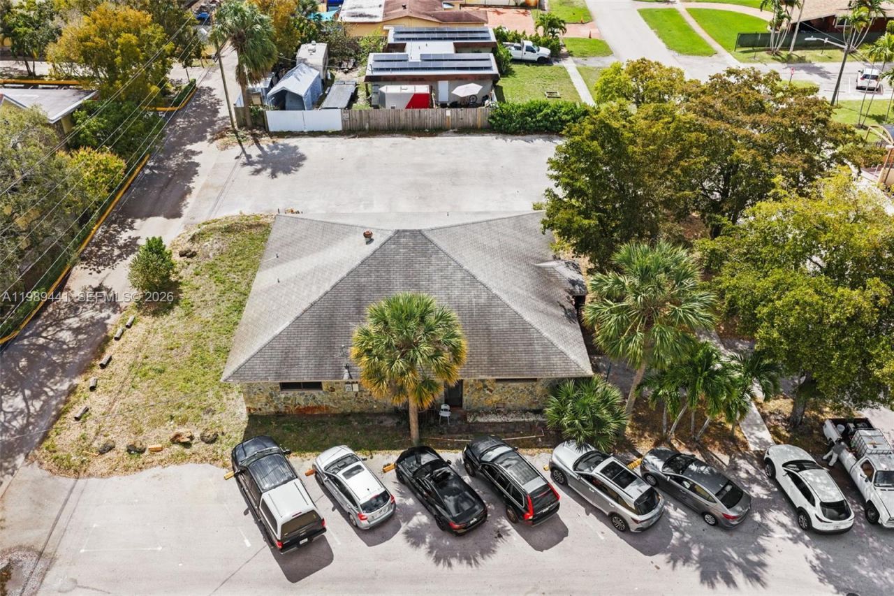 1178 NW 41st Ter, Lauderhill, FL 33313 Photo