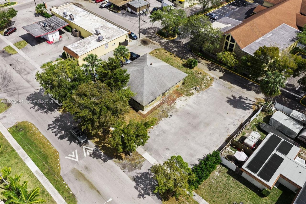 1178 NW 41st Ter, Lauderhill, FL 33313 Photo