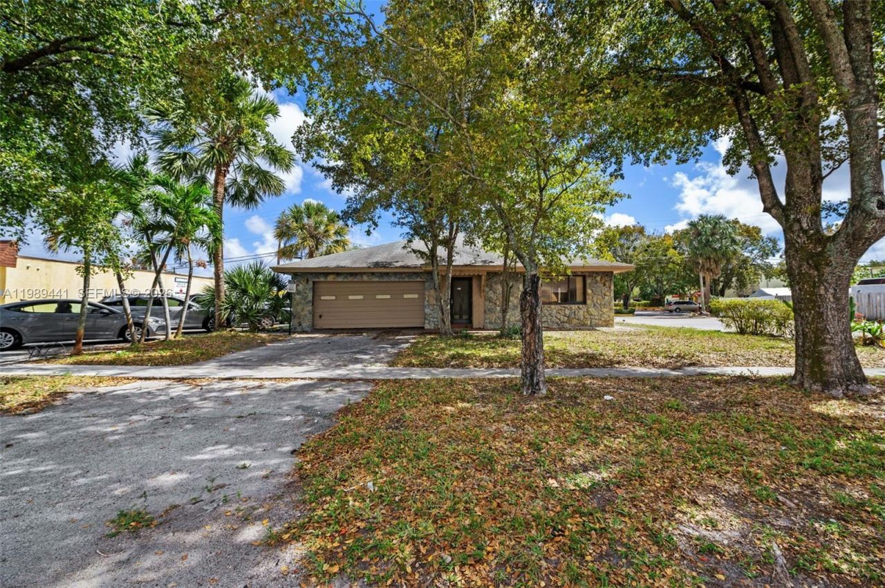 1178 NW 41st Ter, Lauderhill, FL 33313 Photo