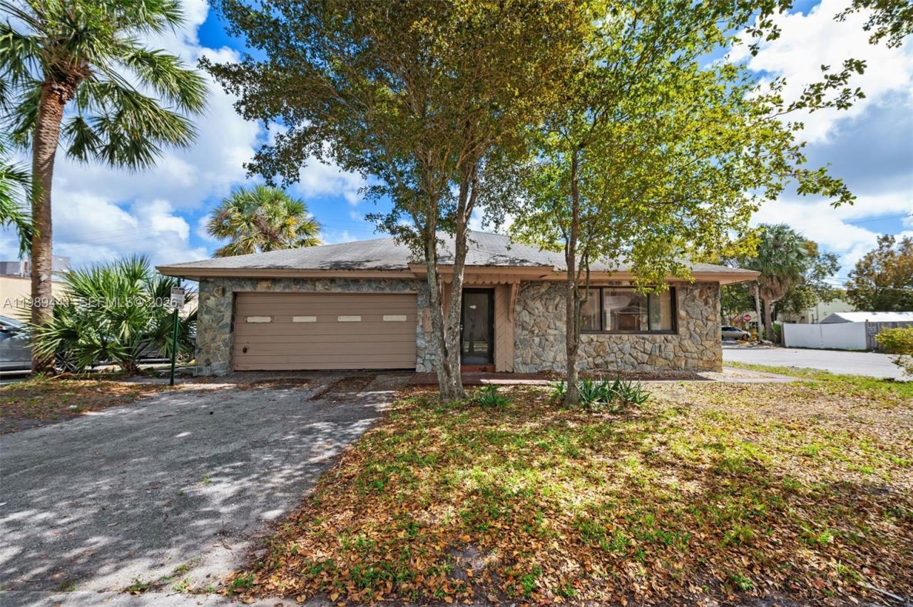 1178 NW 41st Ter, Lauderhill, FL 33313 Photo