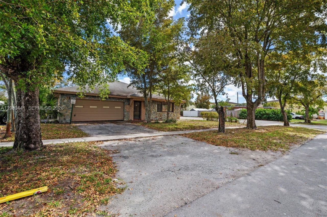 1178 NW 41st Ter, Lauderhill, FL 33313 Photo