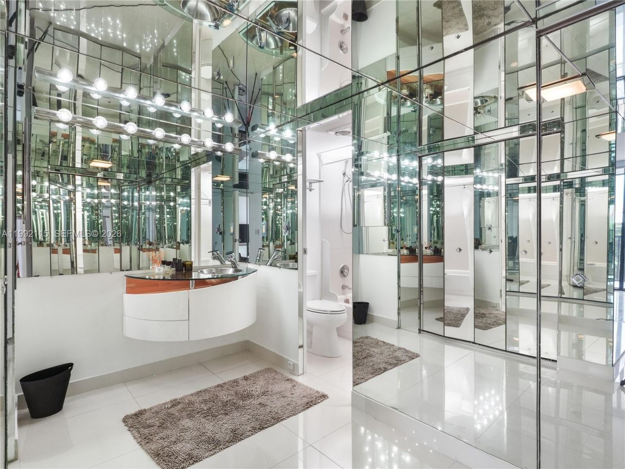 20379 W Country Club Dr , Unit 536, Aventura, FL 33180 Photo