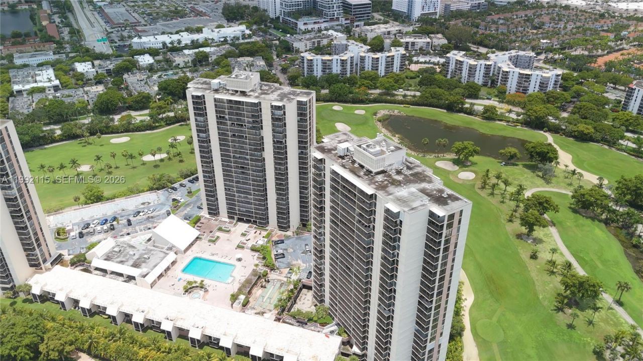 20379 W Country Club Dr , Unit 536, Aventura, FL 33180 Photo
