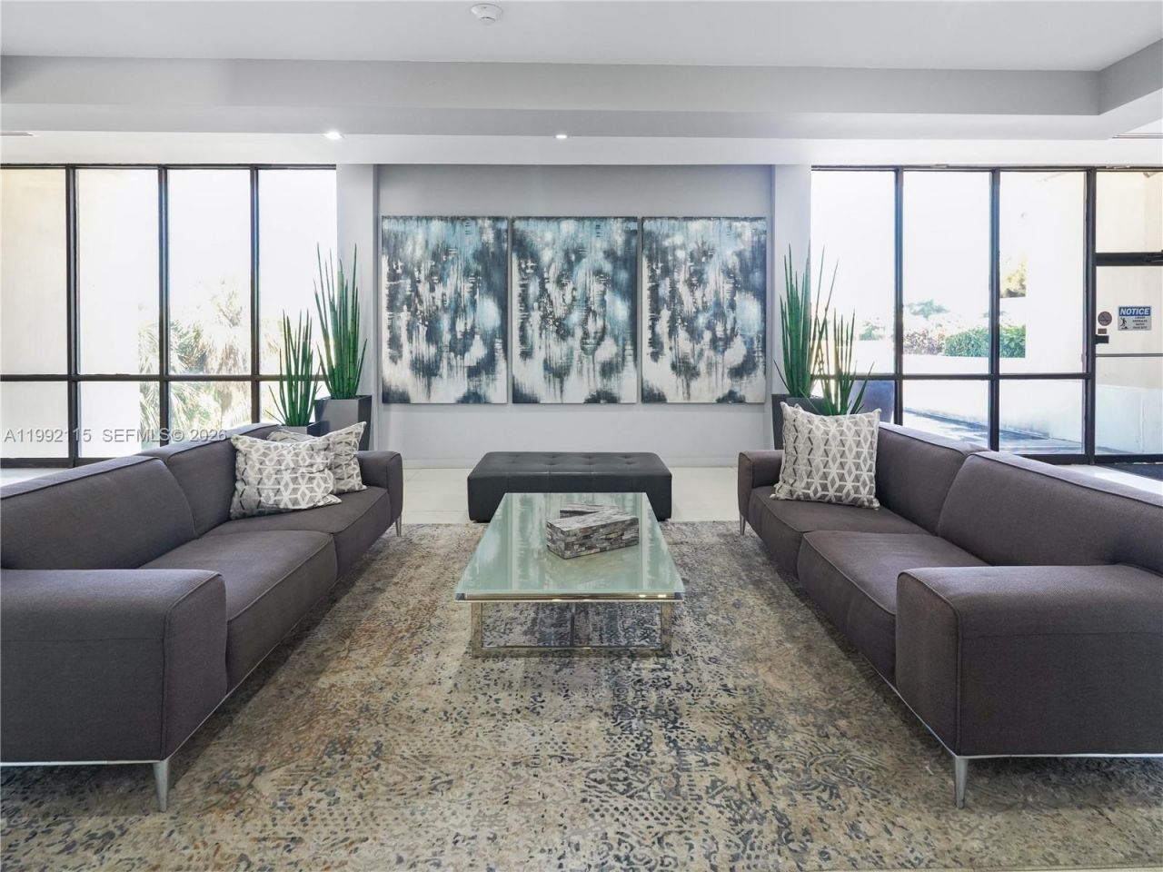 20379 W Country Club Dr , Unit 536, Aventura, FL 33180 Photo