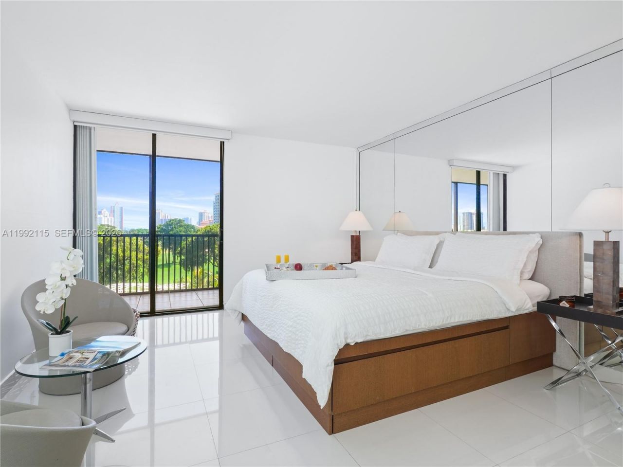 20379 W Country Club Dr , Unit 536, Aventura, FL 33180 Photo