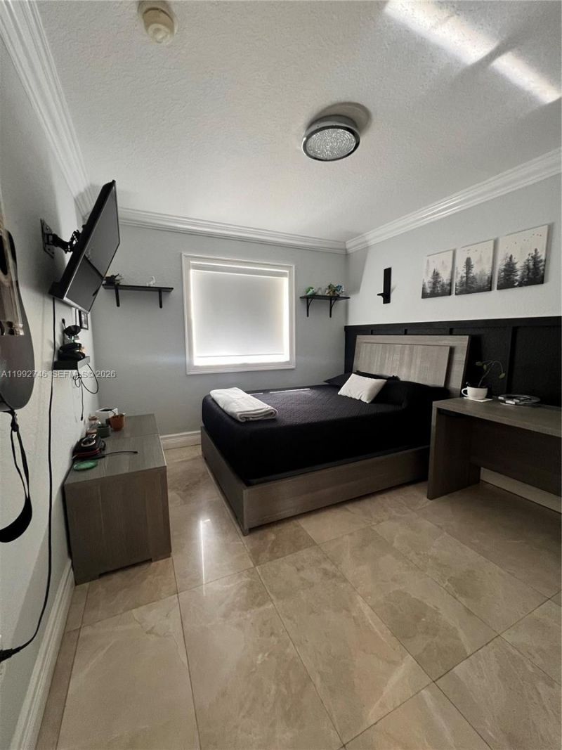 5513 SW 164th Ct, Miami, FL 33185 Photo