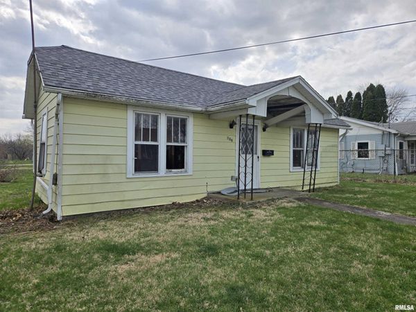 622 W WALNUT Street, Canton, IL 61520