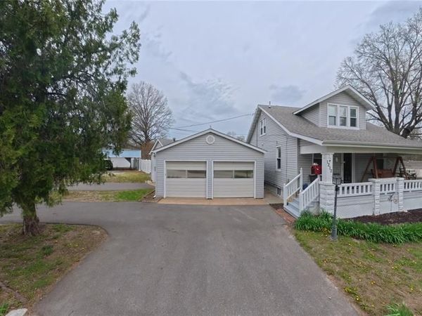 1212 Mascoutah Avenue , Belleville, IL 62220