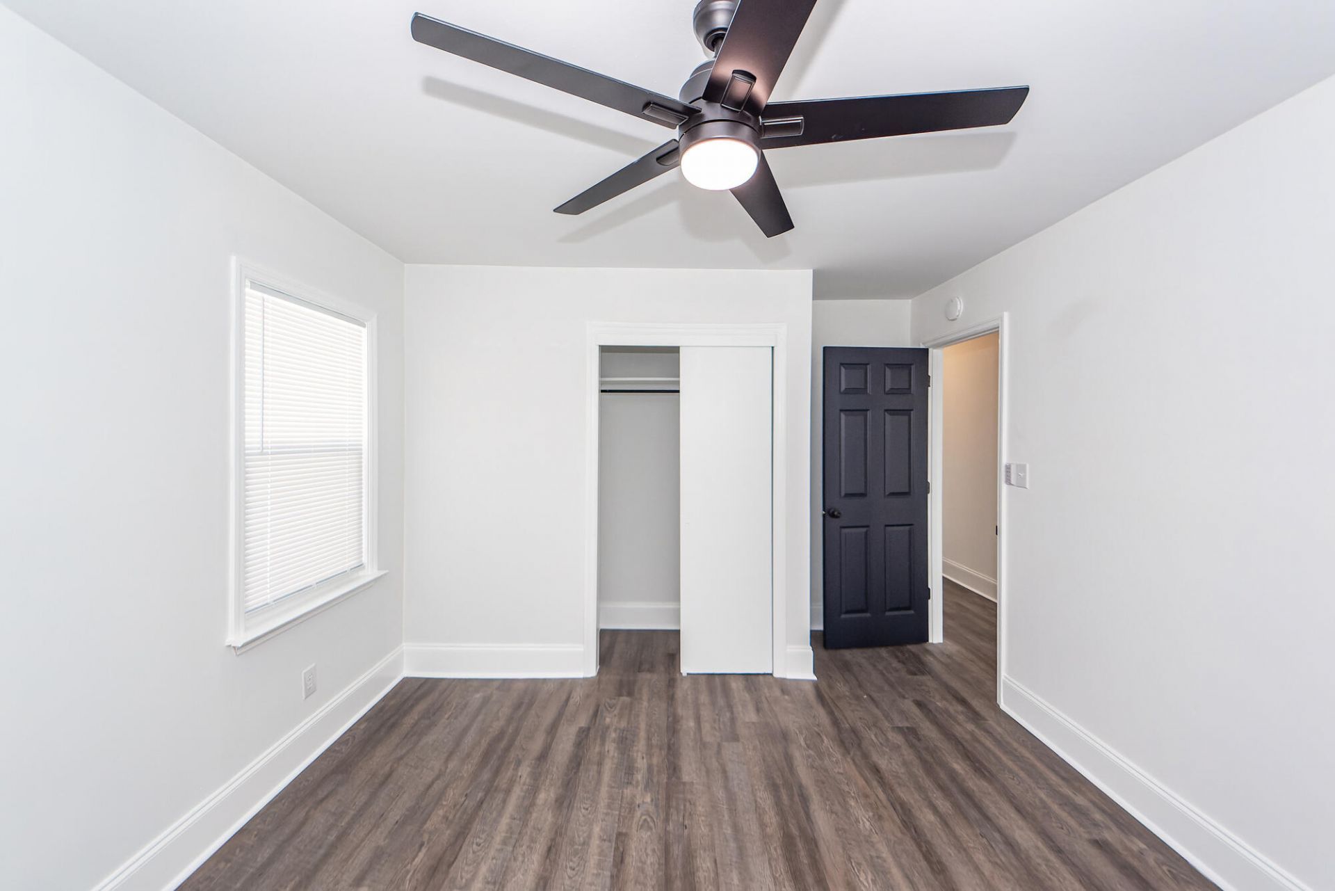 4742 Farmal Street Photo 21