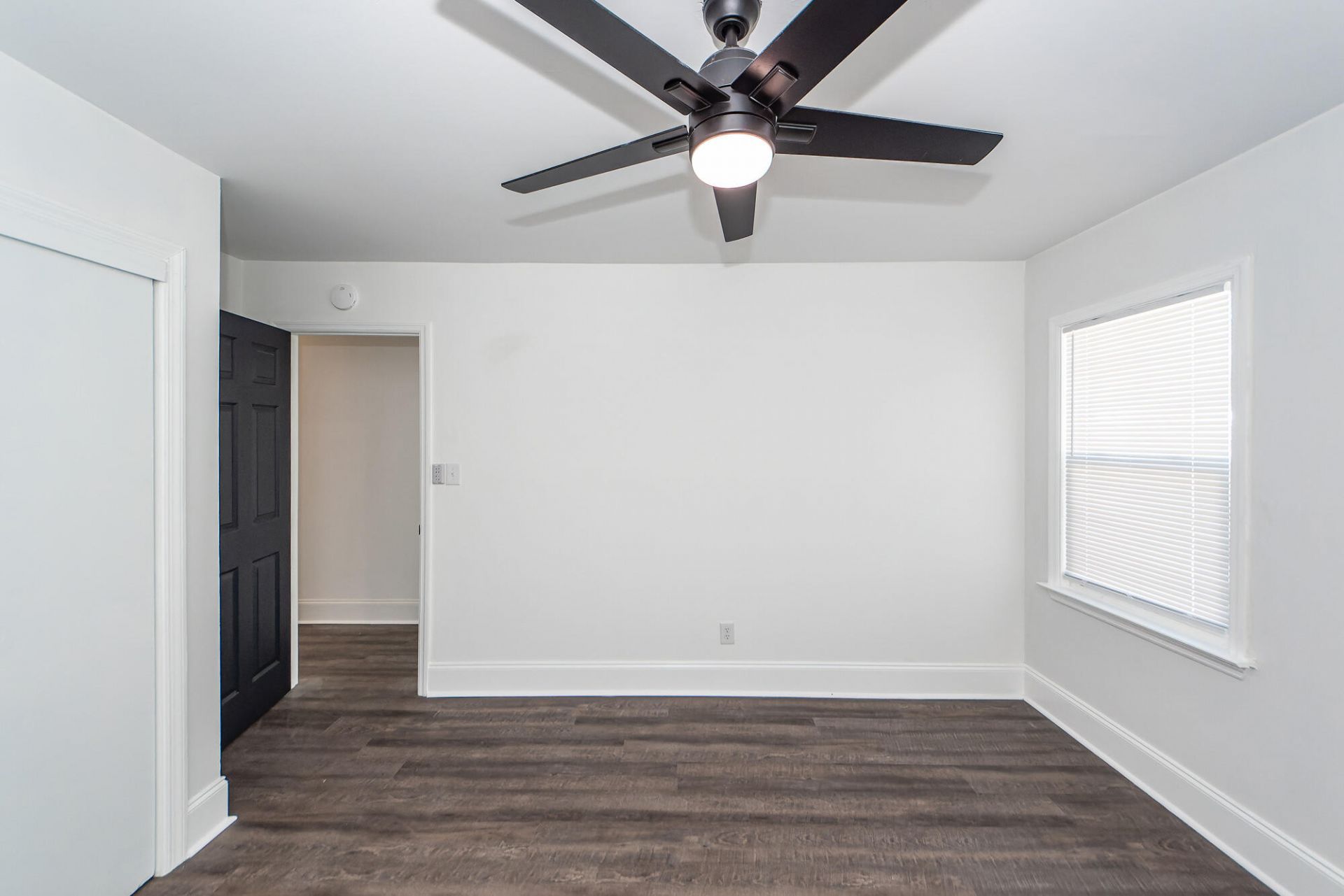 4742 Farmal Street Photo 22