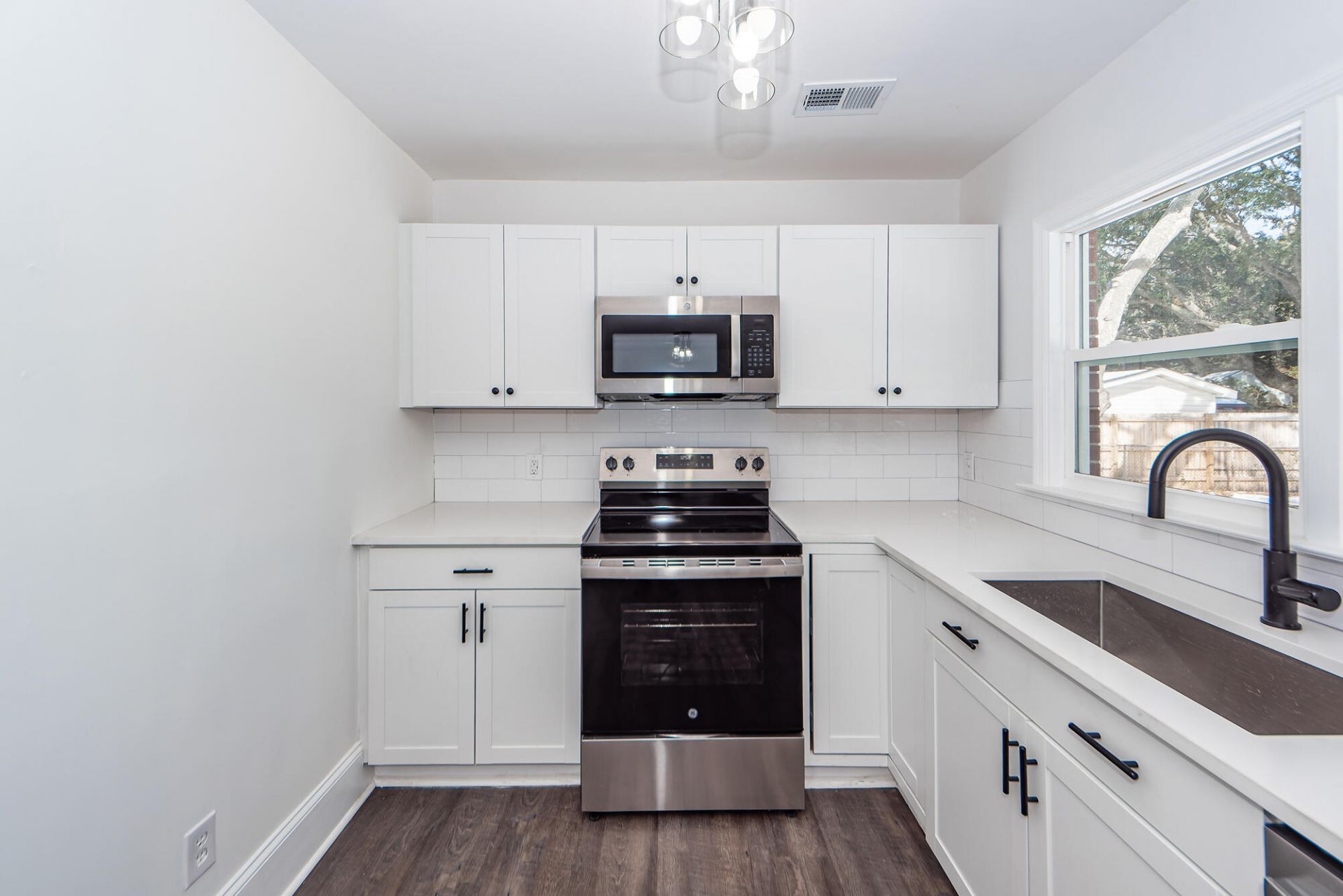 4742 Farmal Street Photo 9