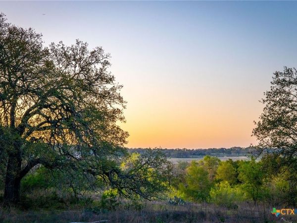 1285 Mission Valley Road, New Braunfels, TX 78132
