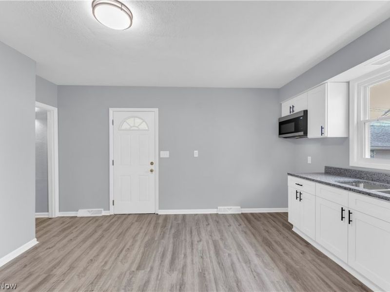 3203 Ingleside Drive, Parma, OH 44134 Photo 10