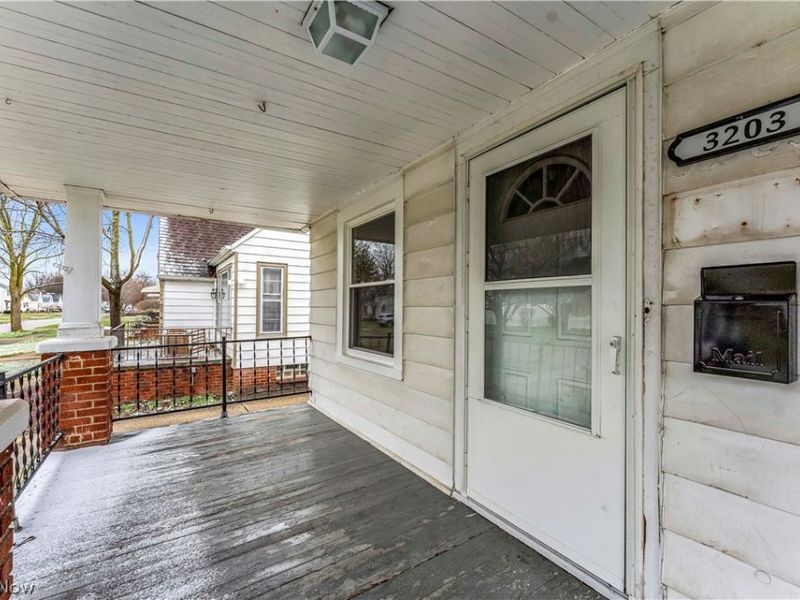 3203 Ingleside Drive, Parma, OH 44134 Photo 3