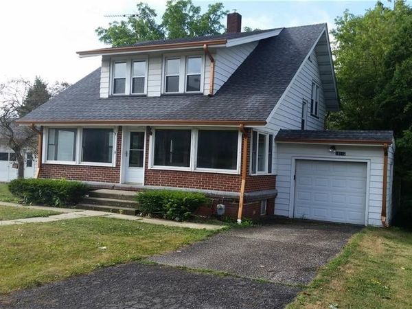 16117 E High Street , Middlefield, OH 44062