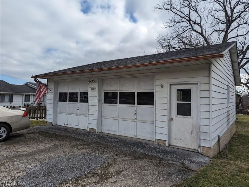 16117 E High Street, Middlefield, OH 44062 Photo 4