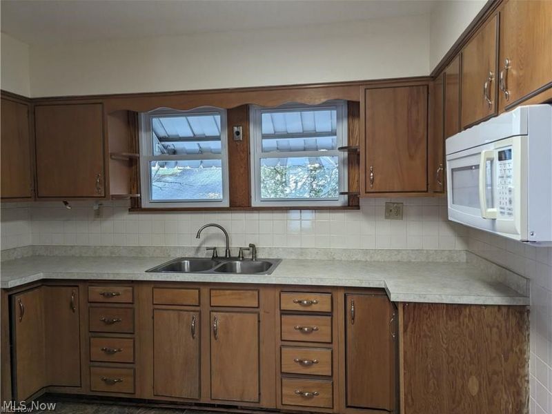 16117 E High Street, Middlefield, OH 44062 Photo 7