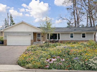 2320 Valders Avenue N, Golden Valley, MN 55427