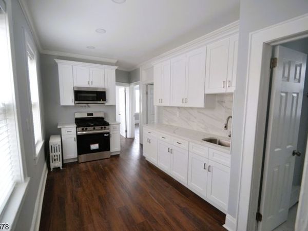 56 Hobart Pl, Unit 8, Clifton, NJ 07011