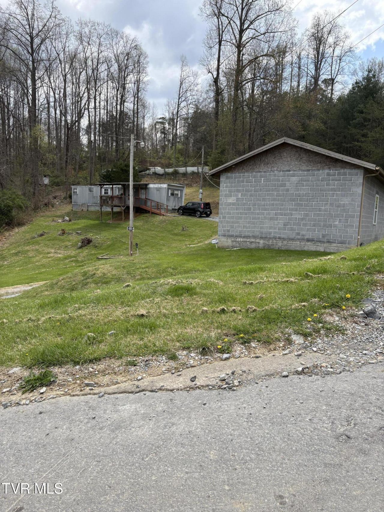 131 Russell Hill Road, Elizabethton, TN 37643 Main Photo