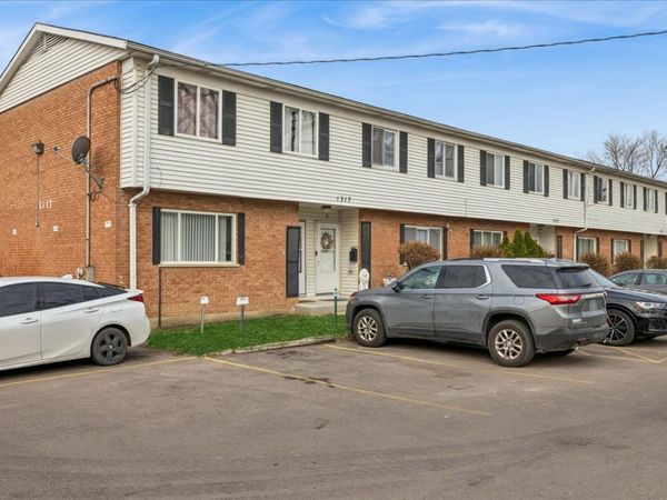 1317 Monomoy Street , Unit E, Aurora, IL 60506