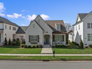 813 Commons Lane, Bowling Green, KY 42103