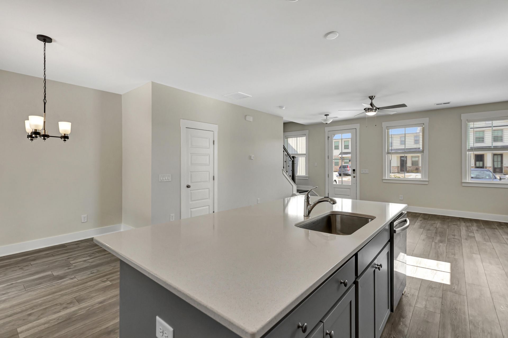 7811 Park Gate Drive Photo 13