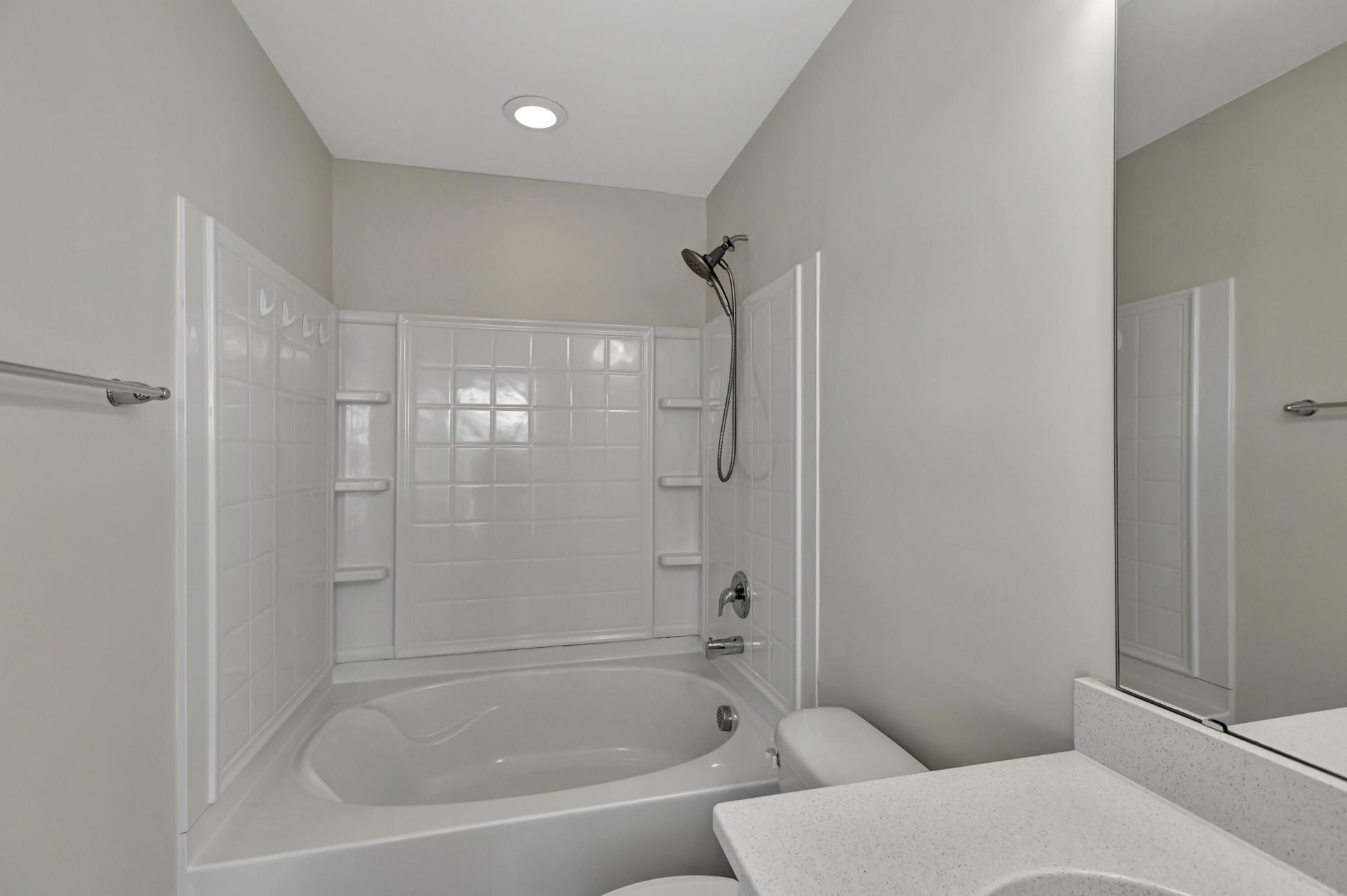 7811 Park Gate Drive Photo 14