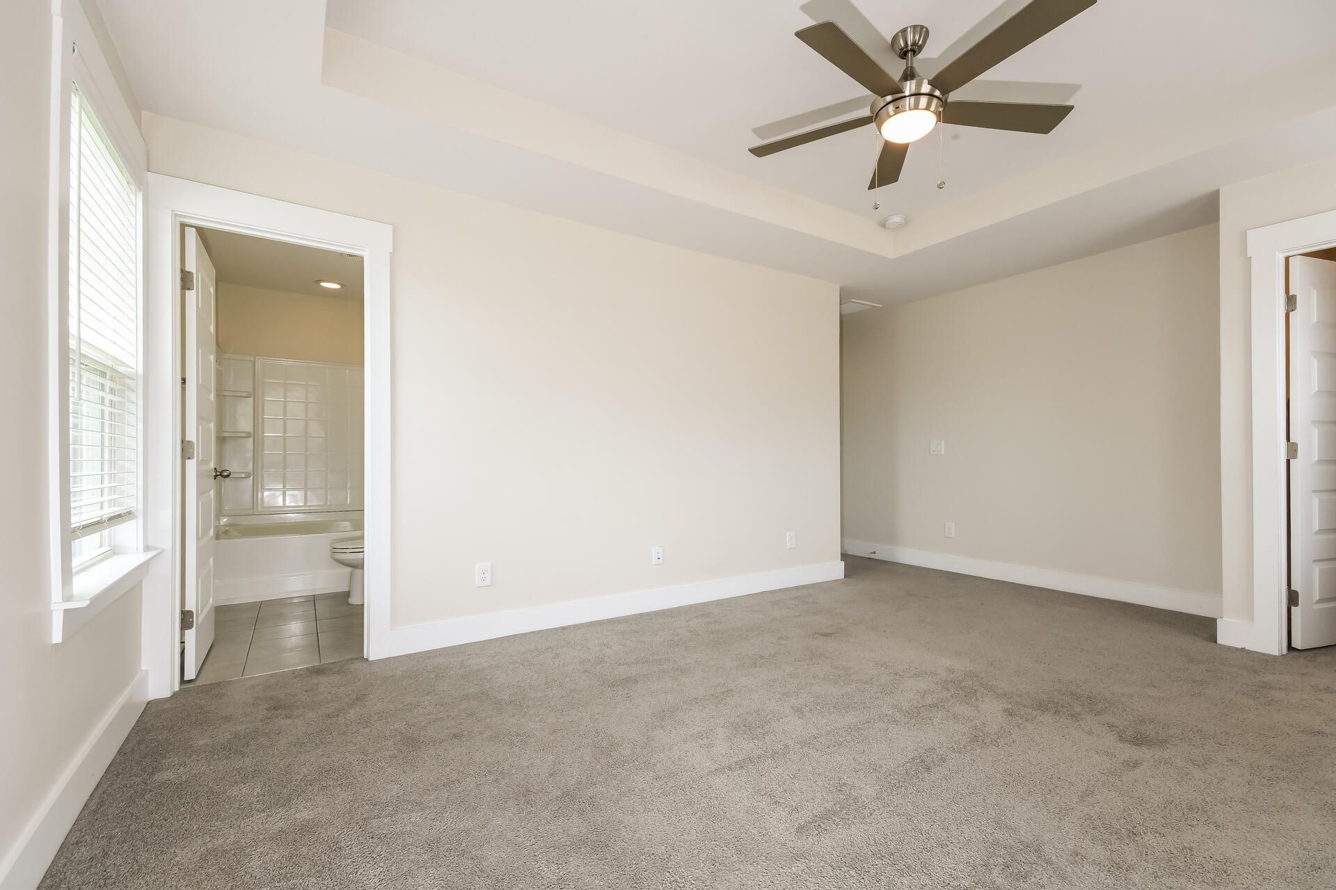7811 Park Gate Drive Photo 15