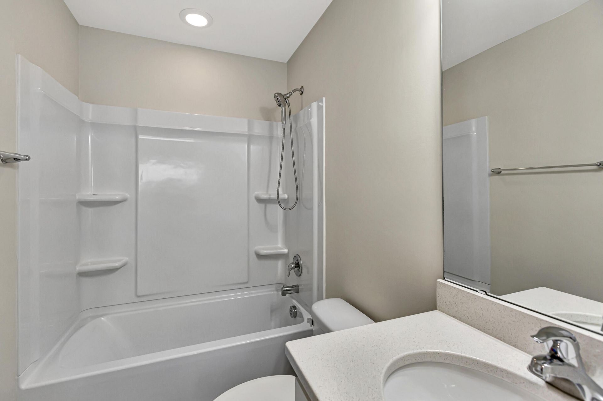 7811 Park Gate Drive Photo 19
